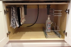#7-1 Towel rack & Cleaning supplies rack